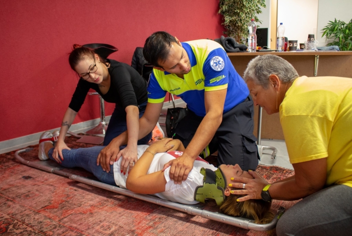 HEMOSTAZ ⎮ Centre de formation cours de premiers secours formation continue maintien de tête